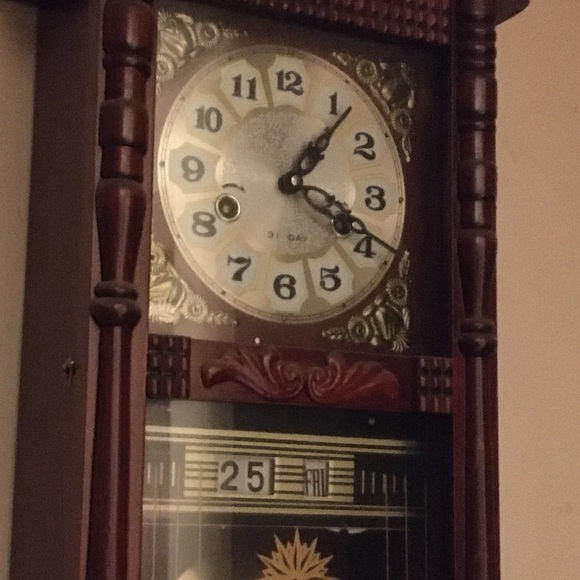 Vintage 31 Day Key Wind Chime Clock - Picture 7 of 9